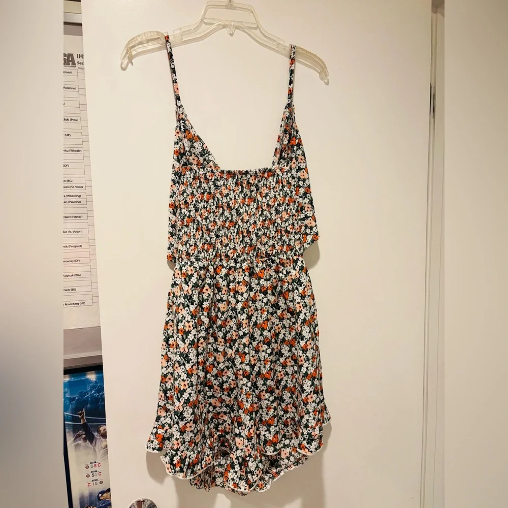 Floral Ruffle ROMPER - Picture 4 of 5